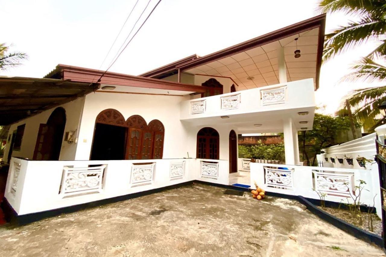 Moragalla Dilu Villa Beruwala Buitenkant foto